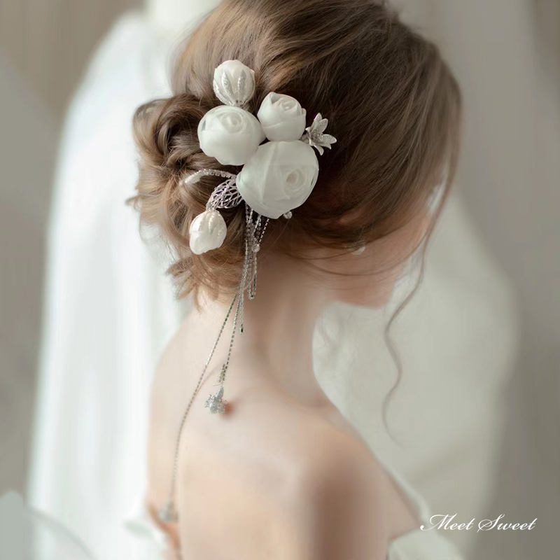 ウェディングヘッドドレス 髪飾り フラワー 結婚式 二次会 発表会 披露宴 花嫁小物 和装 演奏会 ブライダル 前撮り 花 着物 ホワイト米 パーティー 白  vii4u251126